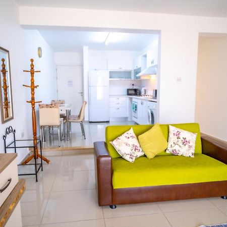 Spacious Three-Bedroom Apartment With Sea View A3 Кіренія Екстер'єр фото