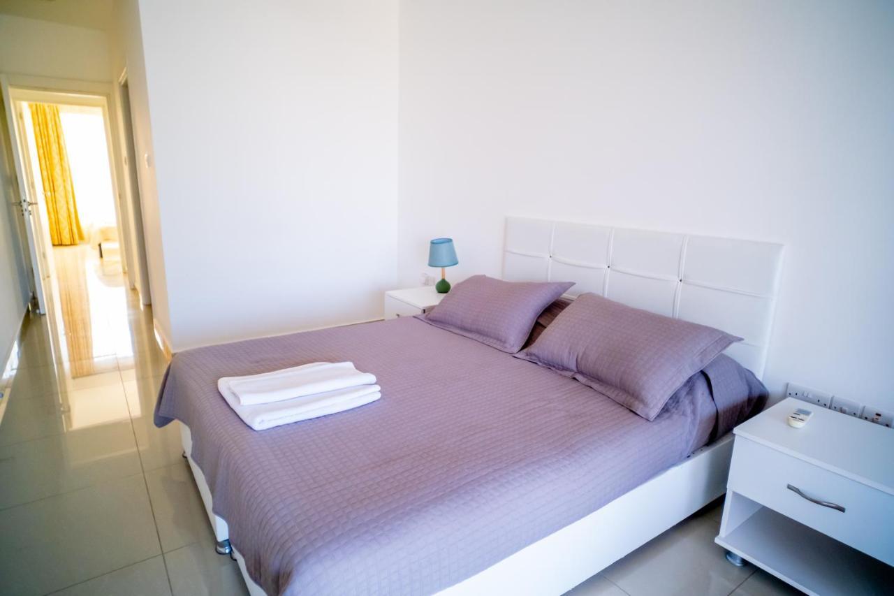 Spacious Three-Bedroom Apartment With Sea View A3 Кіренія Екстер'єр фото