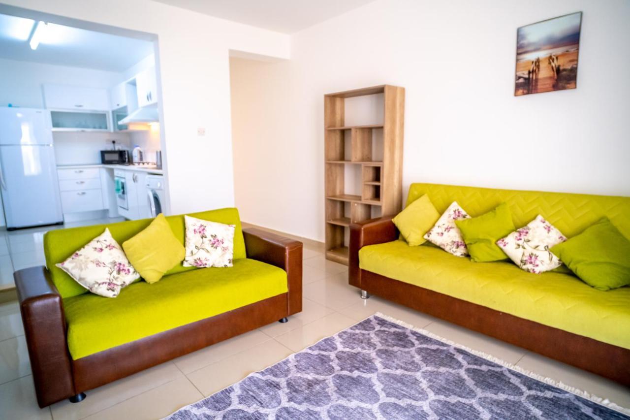Spacious Three-Bedroom Apartment With Sea View A3 Кіренія Екстер'єр фото