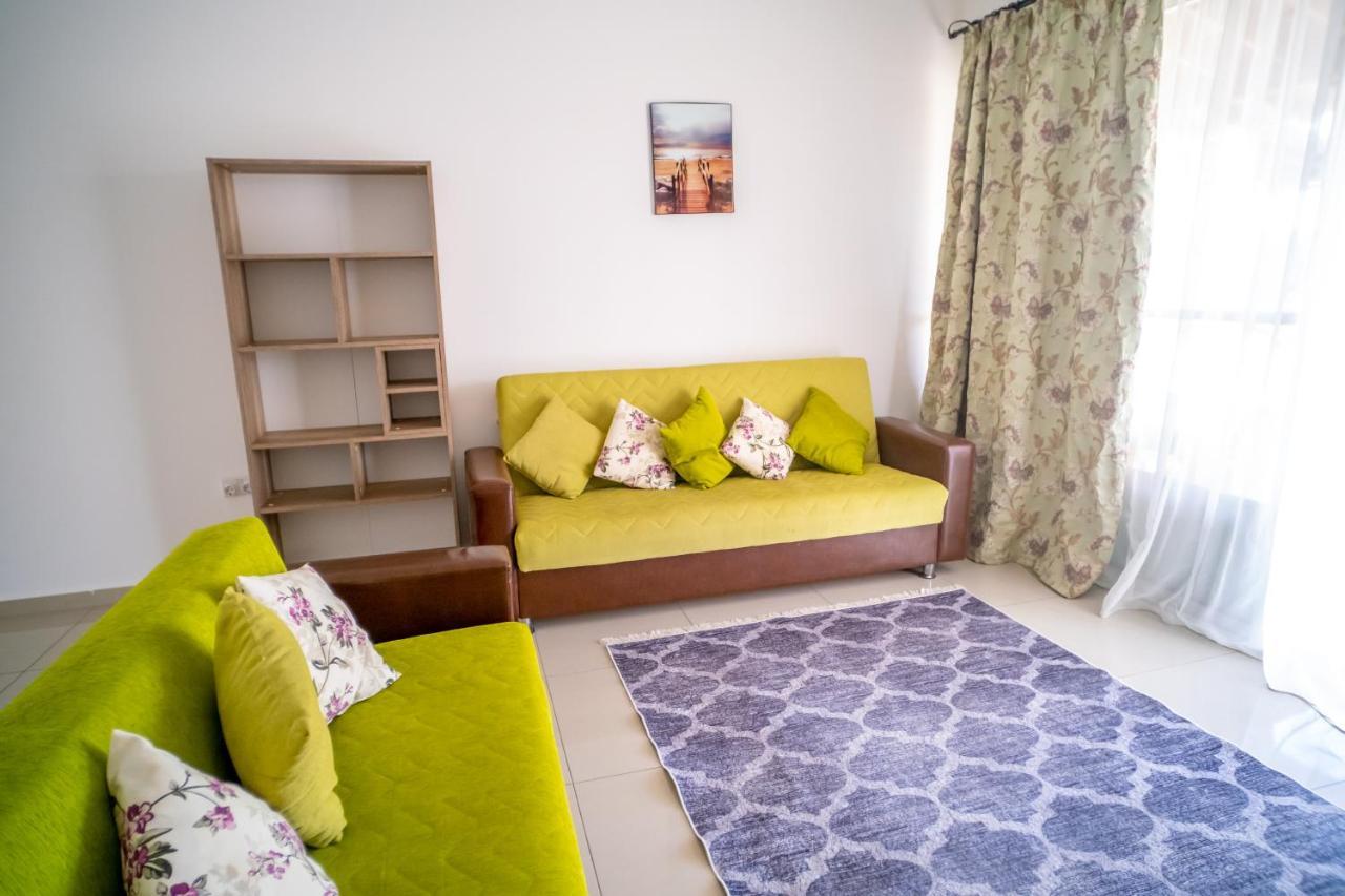 Spacious Three-Bedroom Apartment With Sea View A3 Кіренія Екстер'єр фото